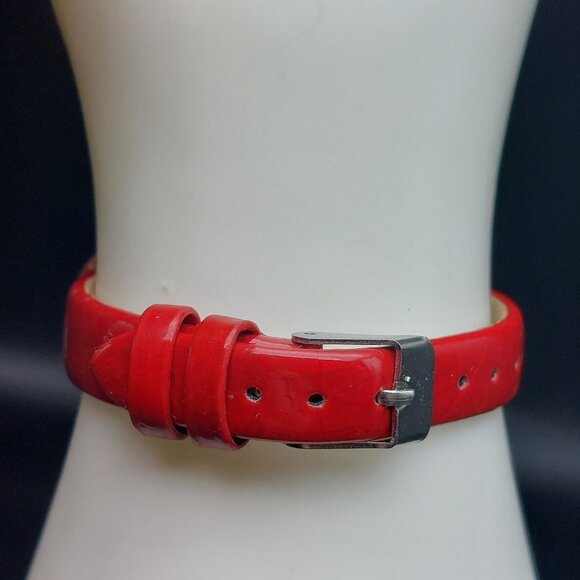 Elegant Red Teardrop Wristwatch With Rhinestone Bezel & Leather Band - Picture 4 of 7